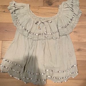 Jen’s pirate booty gauze off the shoulder top